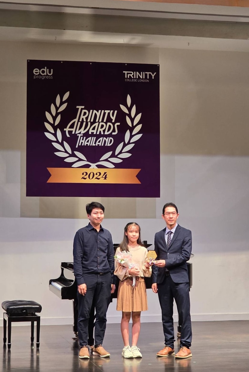 ติวสอบ trinity — ครูหมูและน้องณัฐภัทร รับรางวัล Trinity Awards Thailand 2024 คะแนนสูงสุดในประเทศไทย 91 คะแนน